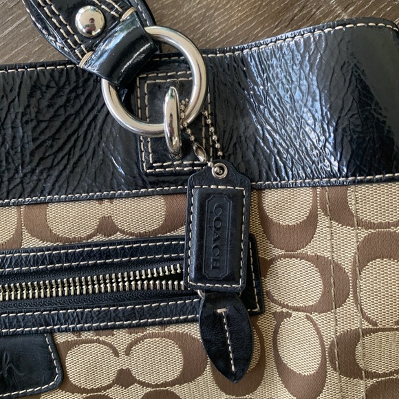 Coach hand bag - Picture 1 of 5